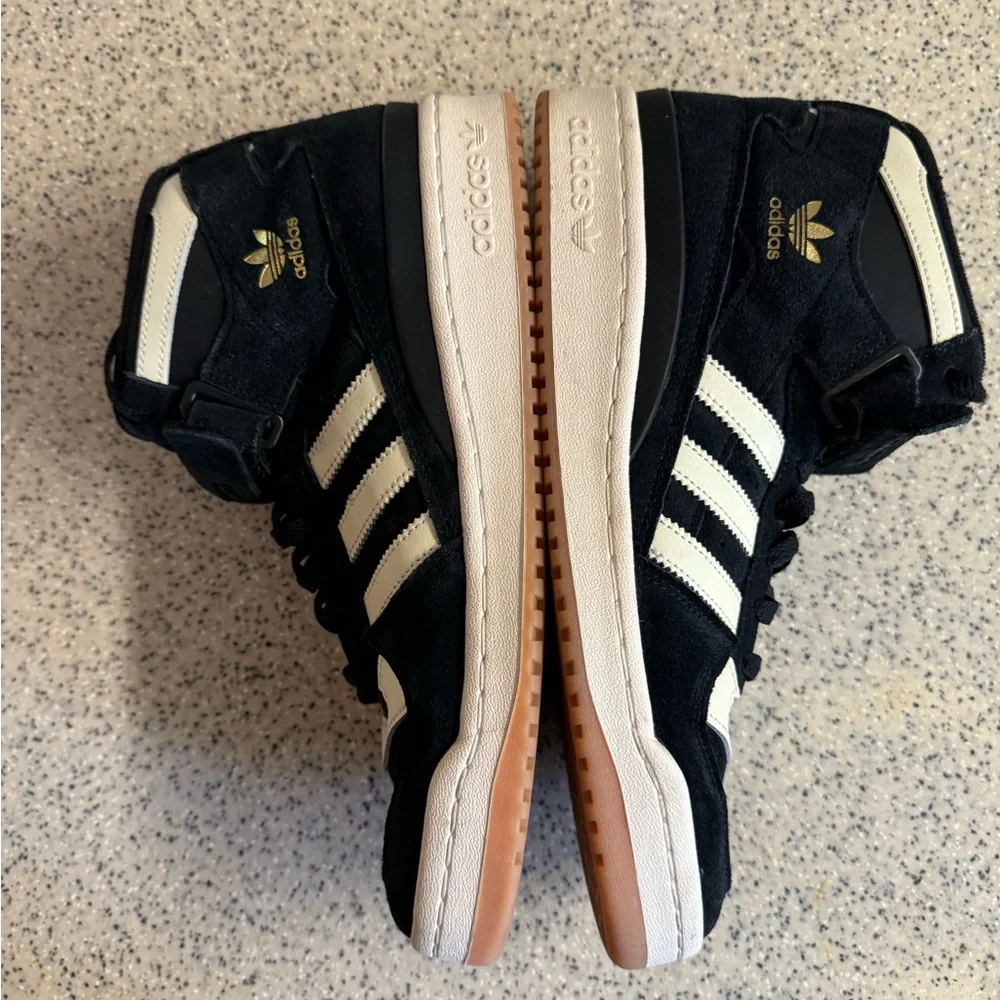 Adidas-Fz6252 Men’s Mid Black+Cream Gum Forum Suede casual sneaker.11